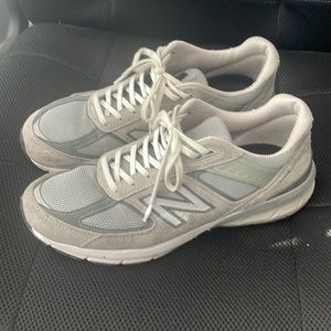 New balance 990 V5
